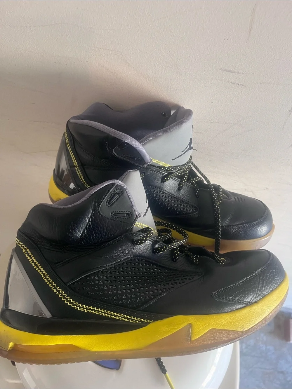 Jordan Men's Black and Yellow Athletic Basketball Shoes